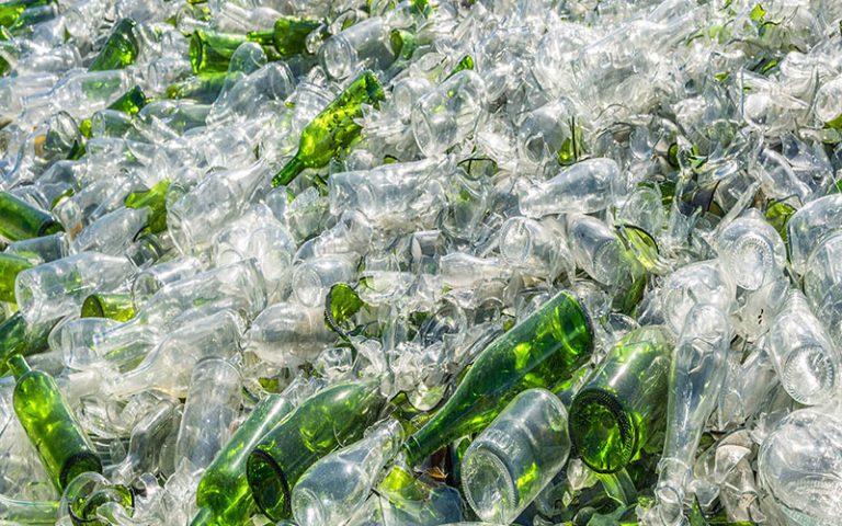 Read more about the article Ecoinformația: Cum reciclăm sticla la Târgoviște?
