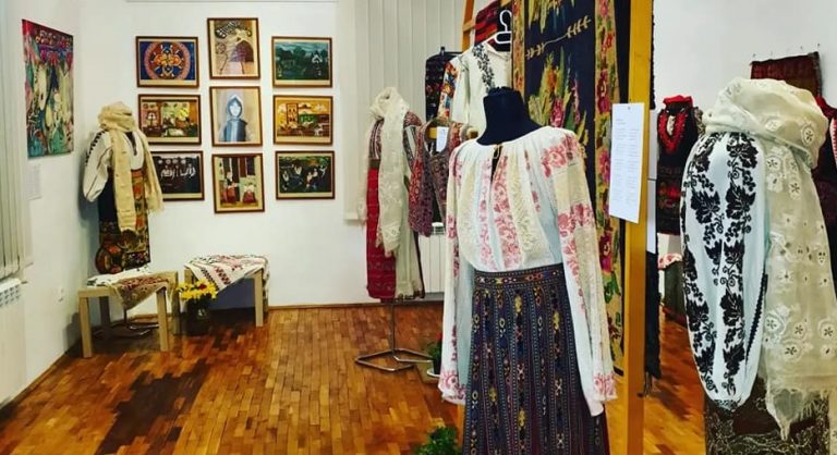 Read more about the article Recomandare: Bucurați-vă de expoziția etnografică deschisă la Muzeul de Artă