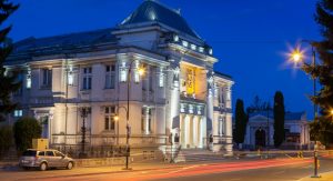 Read more about the article Târgoviștenii pot petrece sâmbătă noaptea admirând exponatele muzeelor din oraș