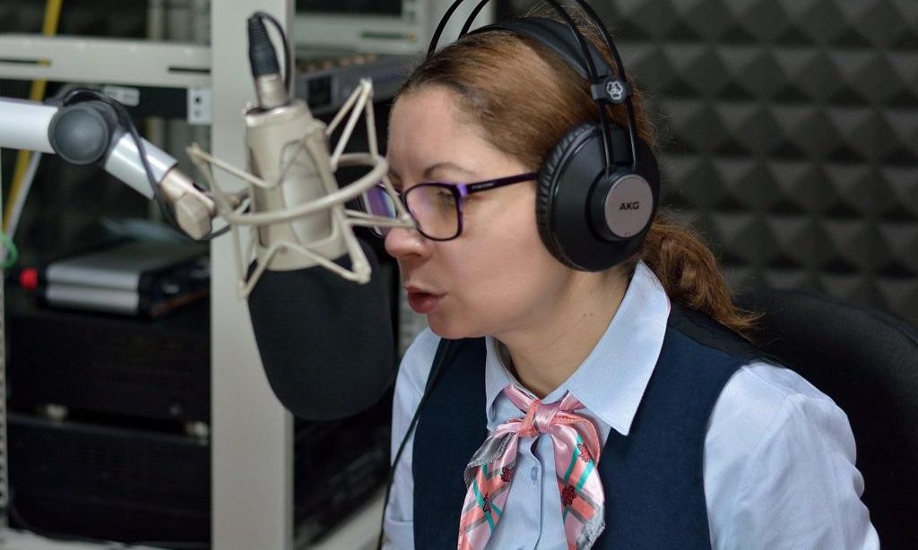You are currently viewing Manina Leașu: „N-aș mai putea să trăiesc în afara radioului”