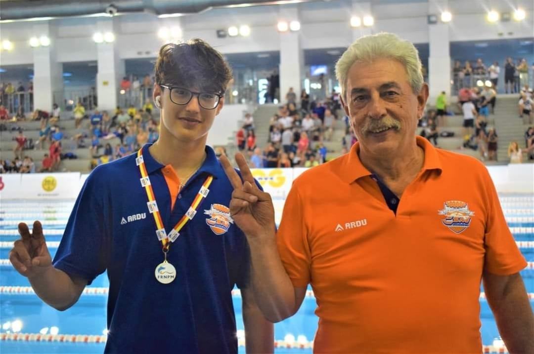 You are currently viewing David Neacșu, la 14 ani primul târgoviștean campion național la înot!