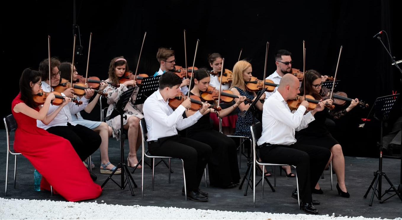 You are currently viewing Orchestra „ANDANTE” oferă tinerilor muzicieni ai Cetății șansa de a-și trăi visul 