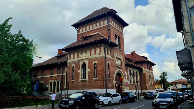 Read more about the article Tristețile unui Palat în stil neoromânesc