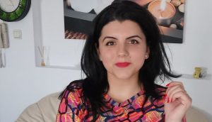 Read more about the article Psiholog Veronica Stăncescu Neacșu îi ajută pe românii de pretutindeni să treacă peste dorul de casă