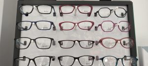 Read more about the article Ești neglijent cu ochelarii? Au apărut cei indestructibili! Îi găsești la Consult Optic by Iuliana (VIDEO)
