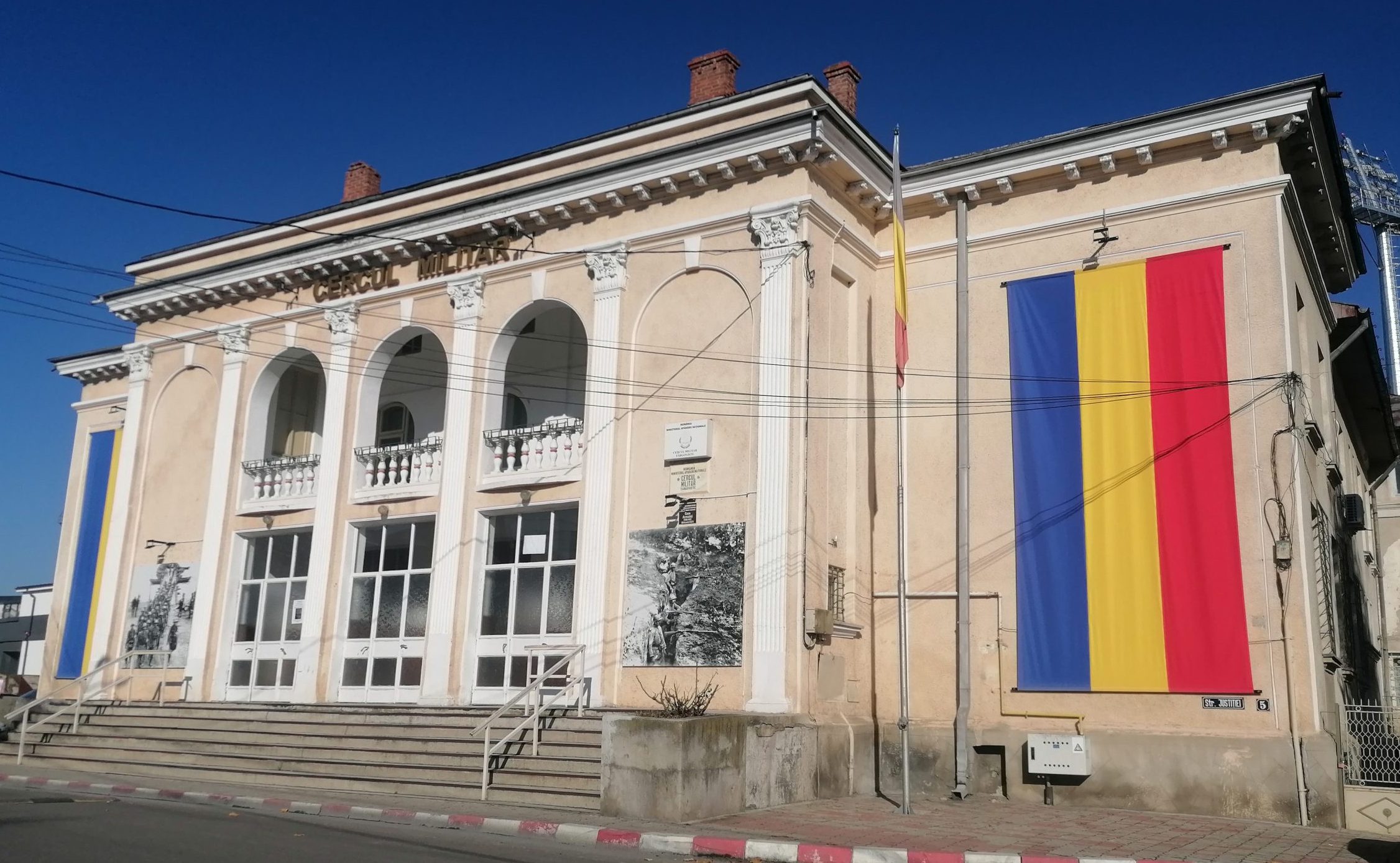You are currently viewing Cercul Militar din Târgoviște – Istoria unei clădiri în care au conferențiat mari personalități ale culturii române