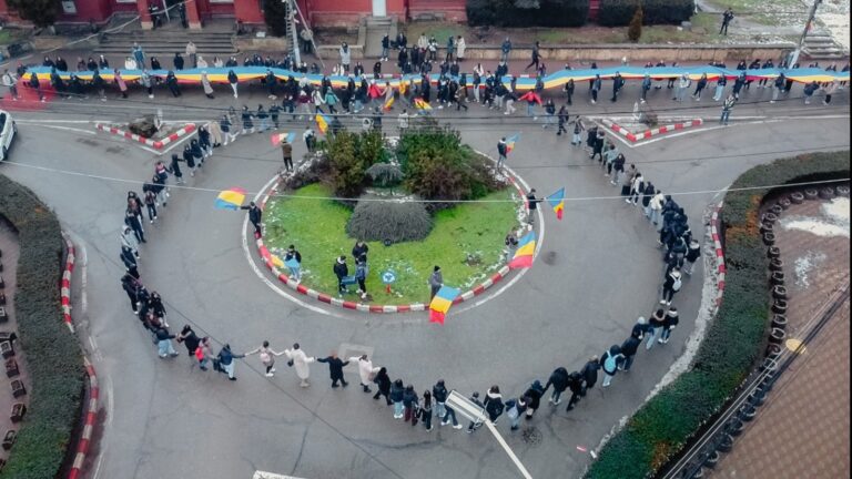 Read more about the article Hora Unirii, în centrul orașului Titu