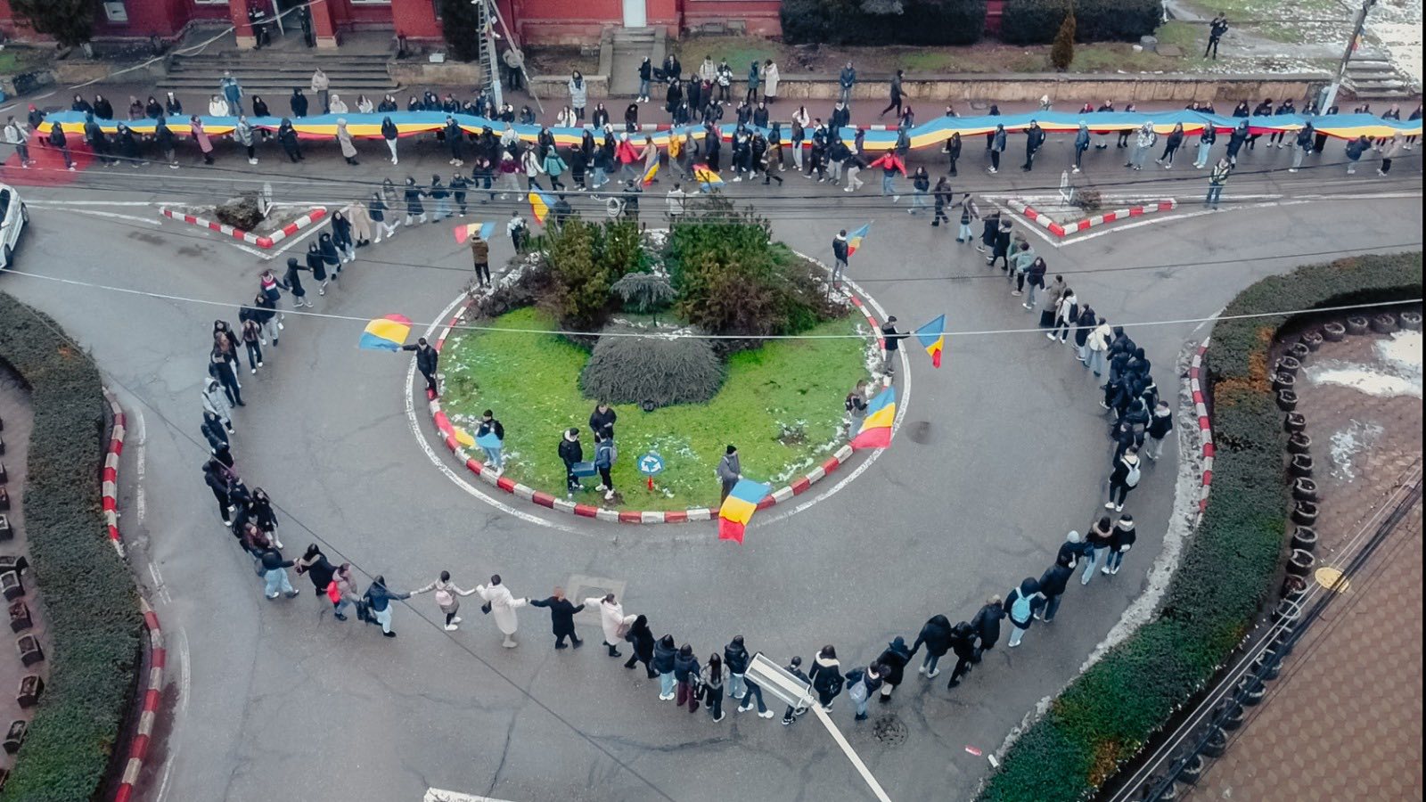 You are currently viewing Hora Unirii, în centrul orașului Titu