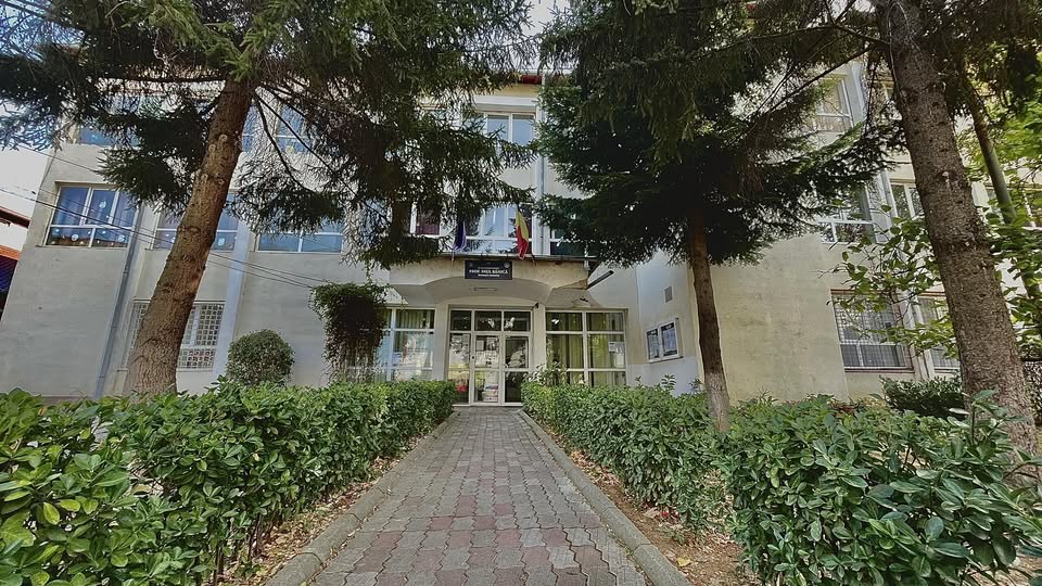 You are currently viewing 32 de milioane de lei pentru siguranța și confortul elevilor: Școala Nr. 11 din Târgoviște intră în reabilitare capitală