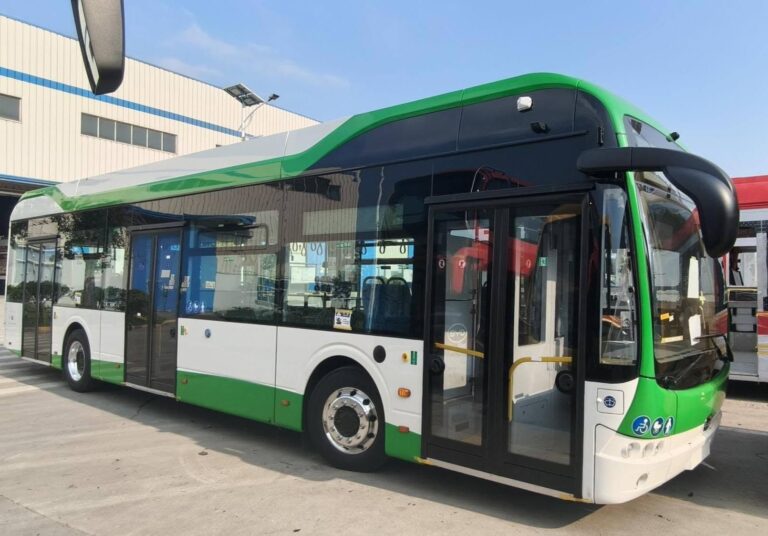 Read more about the article Târgoviștea intră în era transportului verde: Toate traseele, acoperite de autobuze electrice moderne