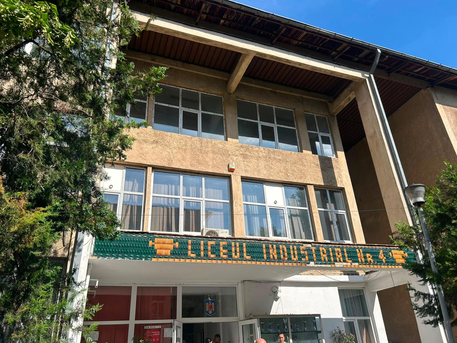 You are currently viewing Jumătate de secol de uitare, spulberat cu un contract. Liceul „Brâncoveanu” din Târgoviște intră în era modernizării